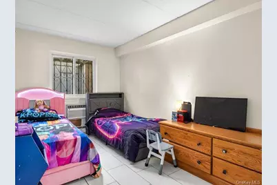 2058 Washington Avenue, Bronx, NY 10457 - Photo 10