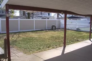 1053 Lorraine Dr, Franklin Square, NY 11010 - Photo 14