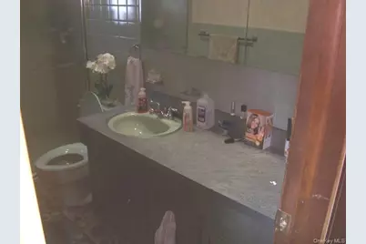 1053 Lorraine Drive, Franklin Square, NY 11010 - Photo 6