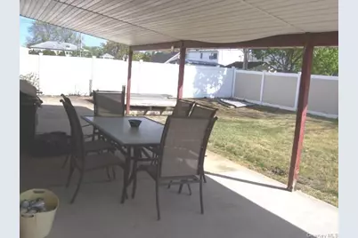 1053 Lorraine Drive, Franklin Square, NY 11010 - Photo 14