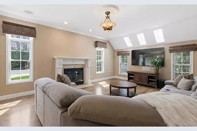 21 E Moriches Riverhead Road, East Moriches, NY 11940 - Photo 12