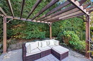 21 E Moriches-Riverhead Rd, East Moriches, NY 11940 - Photo 10