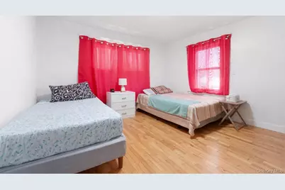 116 Oak Avenue, Hempstead, NY 11550 - Photo 18