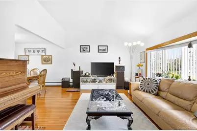 42 Edna Drive, Syosset, NY 11791 - Photo 8