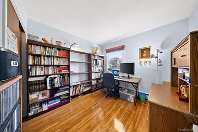 42 Edna Drive, Syosset, NY 11791 - Photo 2