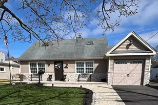 8 Carlton Dr, Massapequa, NY 11758 - Photo 2