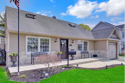 8 Carlton Drive, Massapequa, NY 11758 - Photo 2