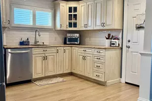 8 Carlton Dr, Massapequa, NY 11758 - Photo 2