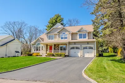 45 Cannon Court, Huntington, NY 11743 - Photo 2