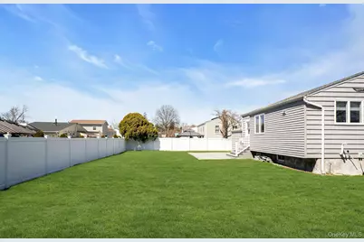 258 E 5th Street, Deer Park, NY 11729 - Photo 42