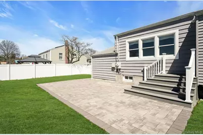 258 E 5th Street, Deer Park, NY 11729 - Photo 44