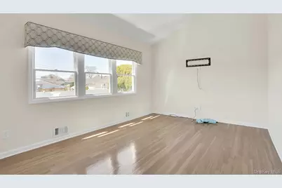 258 E 5th Street, Deer Park, NY 11729 - Photo 18