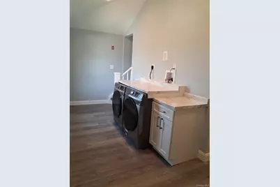 84 Holland Avenue, Elmont, NY 11003 - Photo 8