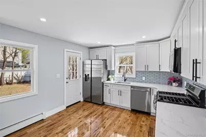 266 Covert Street, Westbury, NY 11590 - Photo 20