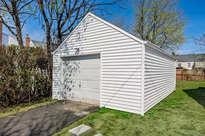 266 Covert Street, Westbury, NY 11590 - Photo 42