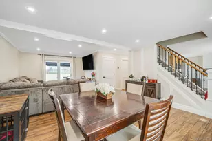 9 Copper Ln, Levittown, NY 11756 - Photo 12