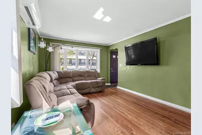 8135 257th Street, Floral Park, NY 11004 - Photo 4