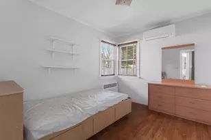 81-35 257th St, Floral Park, NY 11004 - Photo 10