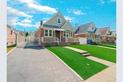 8135 257th Street, Floral Park, NY 11004 - Photo 2