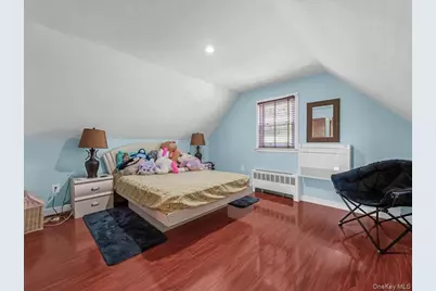 8135 257th Street, Floral Park, NY 11004 - Photo 14