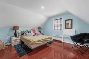 81-35 257th St, Floral Park, NY 11004 - Photo 14