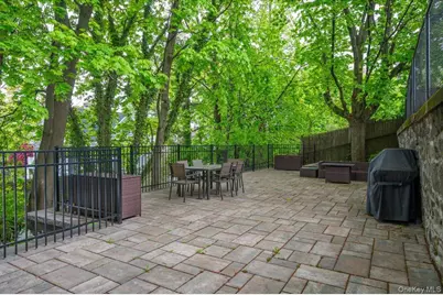 412 Munro Avenue #2H, Mamaroneck, NY 10543 - Photo 14