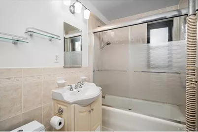 412 Munro Avenue #2H, Mamaroneck, NY 10543 - Photo 10