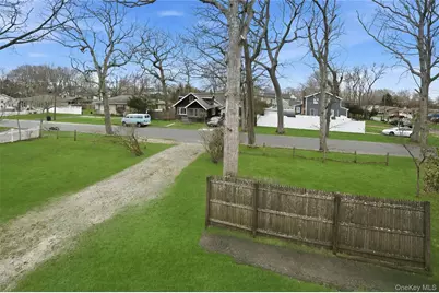 177 Pine Neck Avenue, Patchogue, NY 11772 - Photo 14