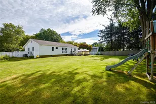 9 Columbus Dr, Huntington Station, NY 11746 - Photo 18