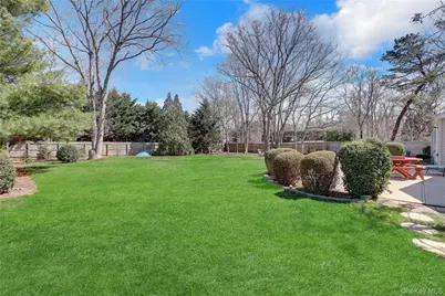 1369 Sycamore Avenue, Bohemia, NY 11716 - Photo 22