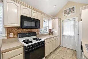 112 Judith Ln, Valley Stream, NY 11580 - Photo 14