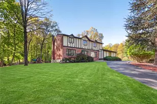 7 Bell Ct, Suffern, NY 10901 - Photo 4