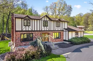 7 Bell Ct, Suffern, NY 10901 - Photo 2
