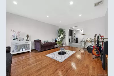 7 Bell Court, Suffern, NY 10901 - Photo 6