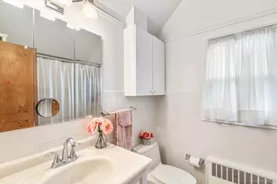 213-06 Richland Ave, Oakland Gardens, NY 11364 - Photo 30