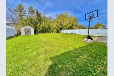 592 Benton Road, East Meadow, NY 11554 - Photo 20