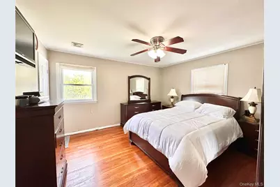 592 Benton Road, East Meadow, NY 11554 - Photo 8