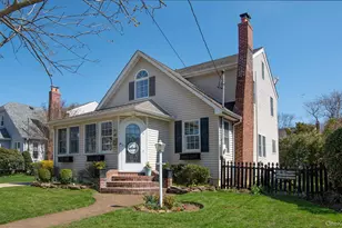 81 Chestnut Ave, Floral Park, NY 11001 - Photo 2