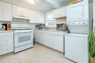 1 Roosevelt St, Glen Cove, NY 11542 - Photo 16