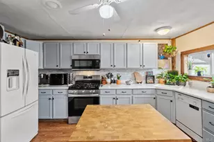 6 Patterson St, Port Jervis, NY 12771 - Photo 2