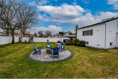 32 Imperial Drive, Selden, NY 11784 - Photo 4