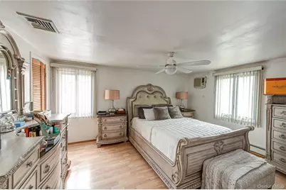 32 Imperial Drive, Selden, NY 11784 - Photo 18
