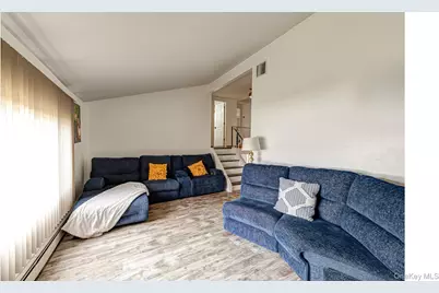32 Imperial Drive, Selden, NY 11784 - Photo 16