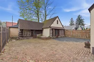25 Iris Ave, Floral Park, NY 11001 - Photo 20