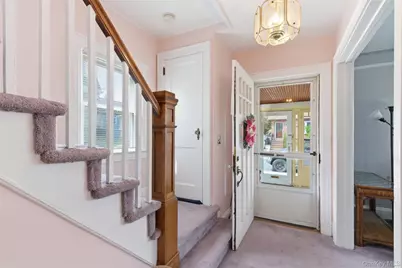 25 Iris Avenue, Floral Park, NY 11001 - Photo 4