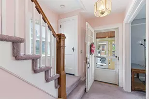 25 Iris Ave, Floral Park, NY 11001 - Photo 4