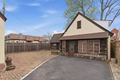 25 Iris Avenue, Floral Park, NY 11001 - Photo 18