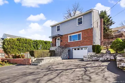 14 Emerald Place, Yonkers, NY 10703 - Photo 2