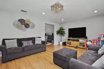14 Emerald Place, Yonkers, NY 10703 - Photo 10