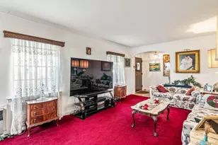 85-25 213th St, Hollis, NY 11427 - Photo 4